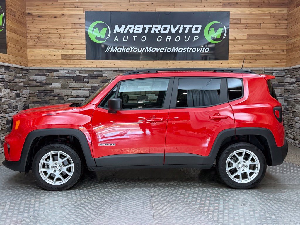 Used 2023 Jeep Renegade Latitude w/ Premium Group AWD/4WD image 15