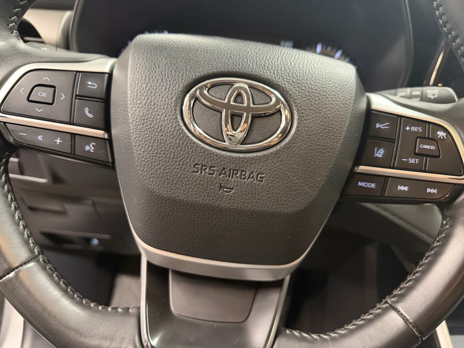 Used 2025 Toyota Highlander LE AWD/4WD image 25