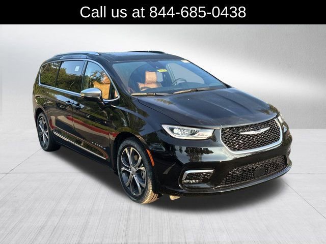 New 2026 Chrysler Pacifica Pinnacle image 3