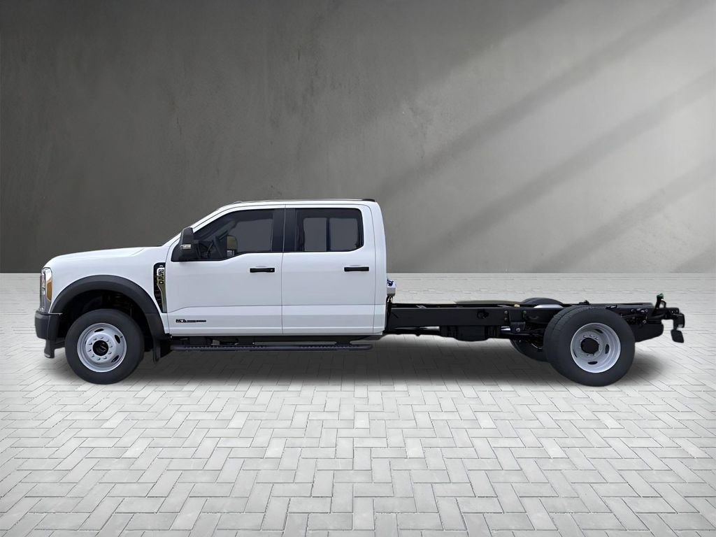 New 2026 Ford F550 4x4 Crew Cab image 4