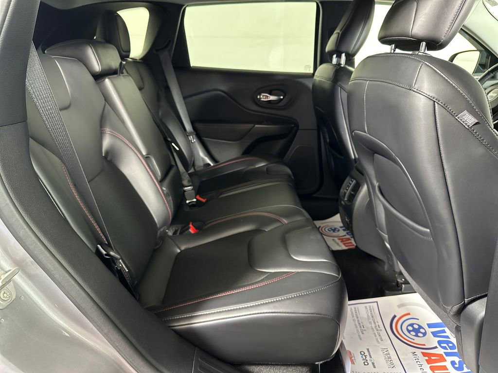 Used 2021 Jeep Cherokee Trailhawk w/ Trailer Tow Group image 31