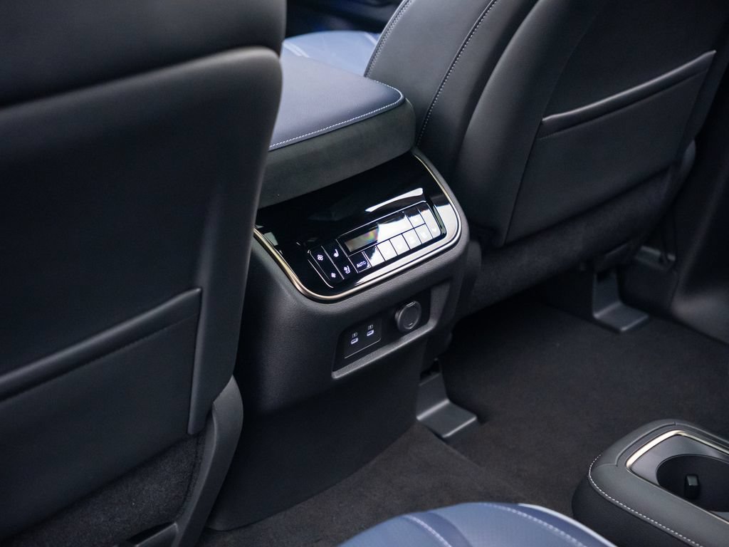 Certified 2026 INFINITI QX80 4WD w/ Sport Exterior Package image 19