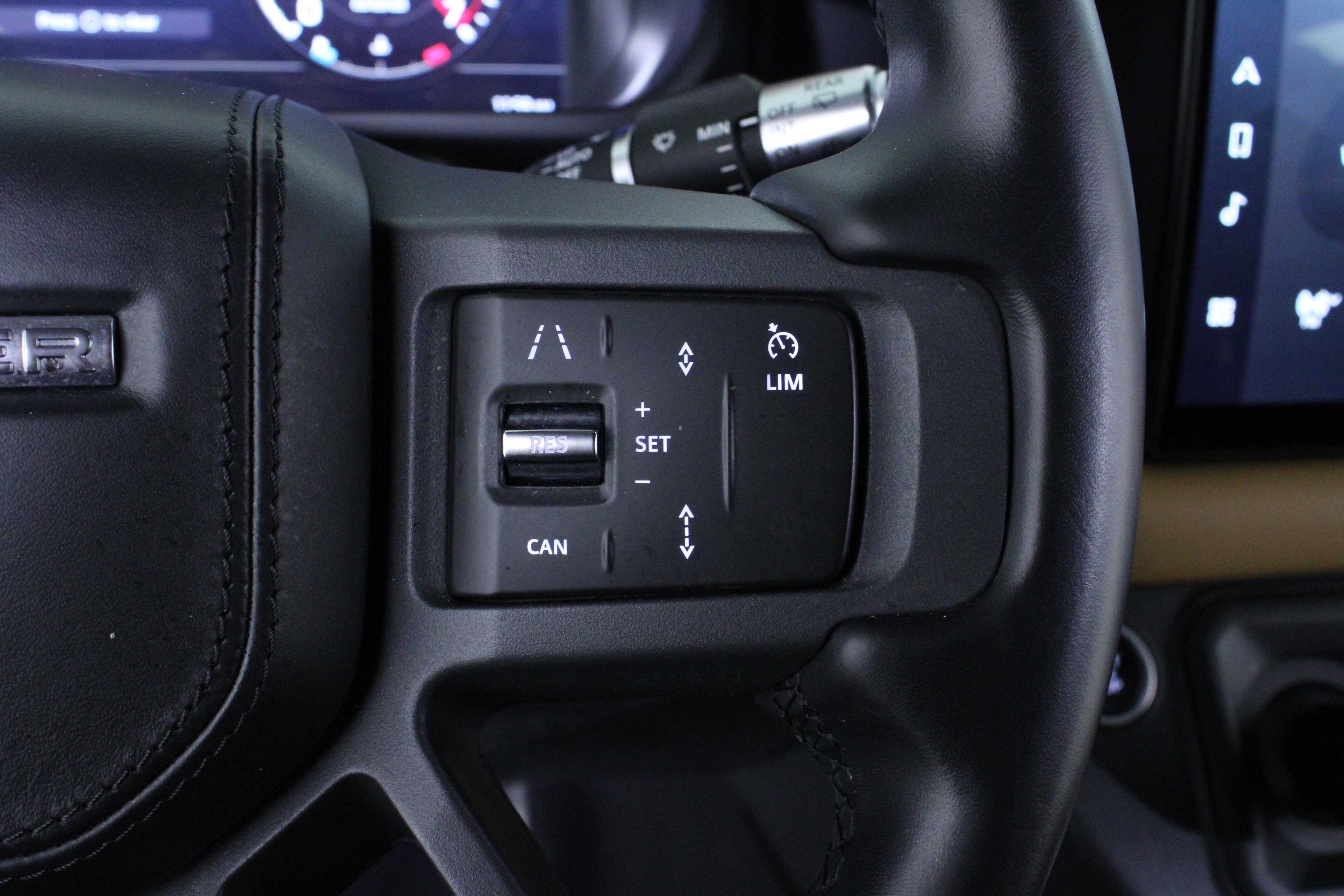 Used 2022 Land Rover Defender 110 X image 22