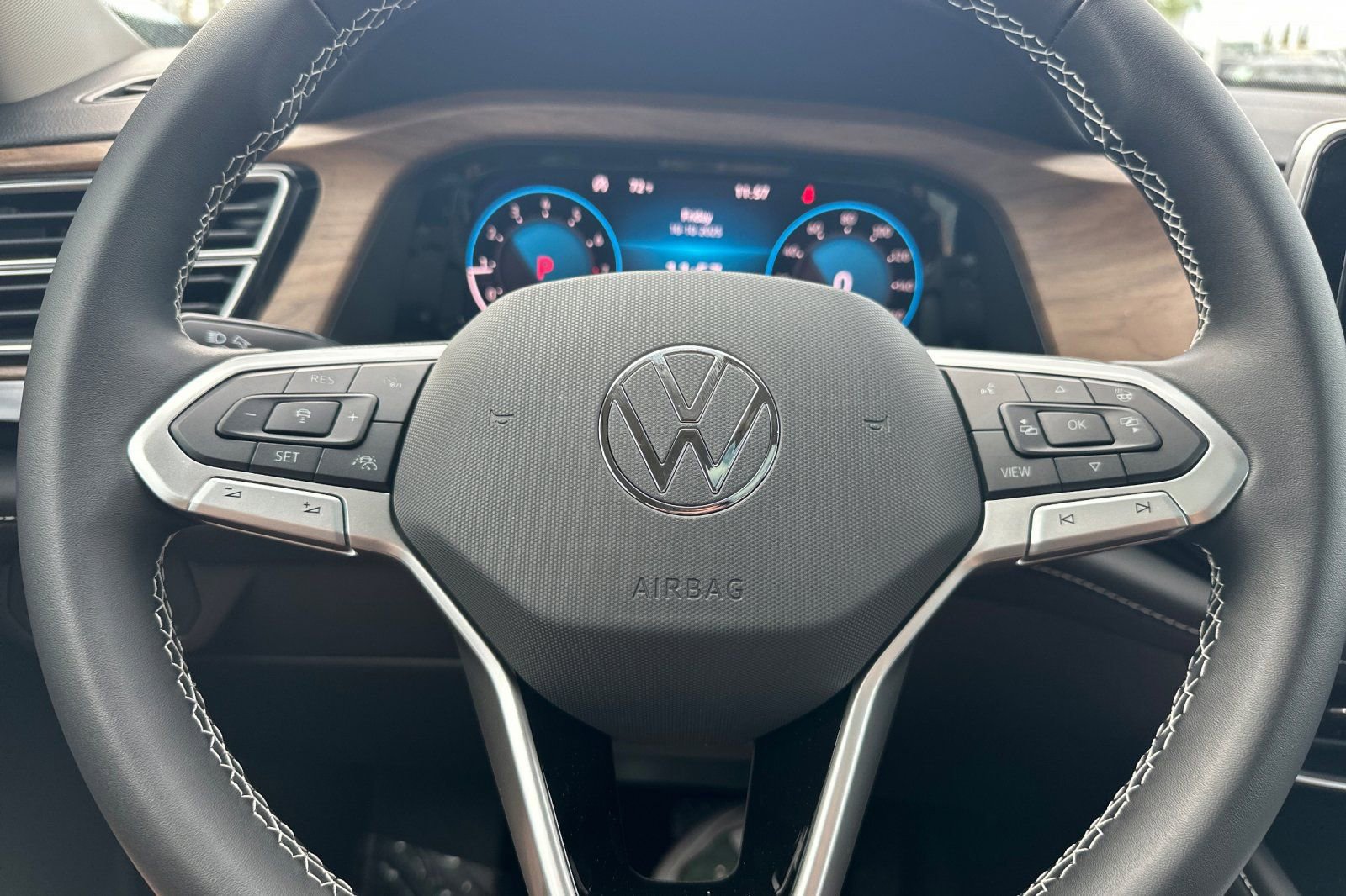 New 2026 Volkswagen Atlas SE image 22