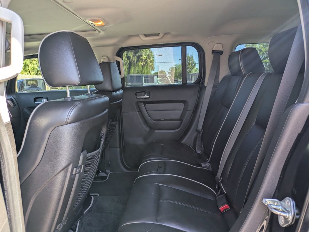 Used 2007 HUMMER H3 Luxury image 14