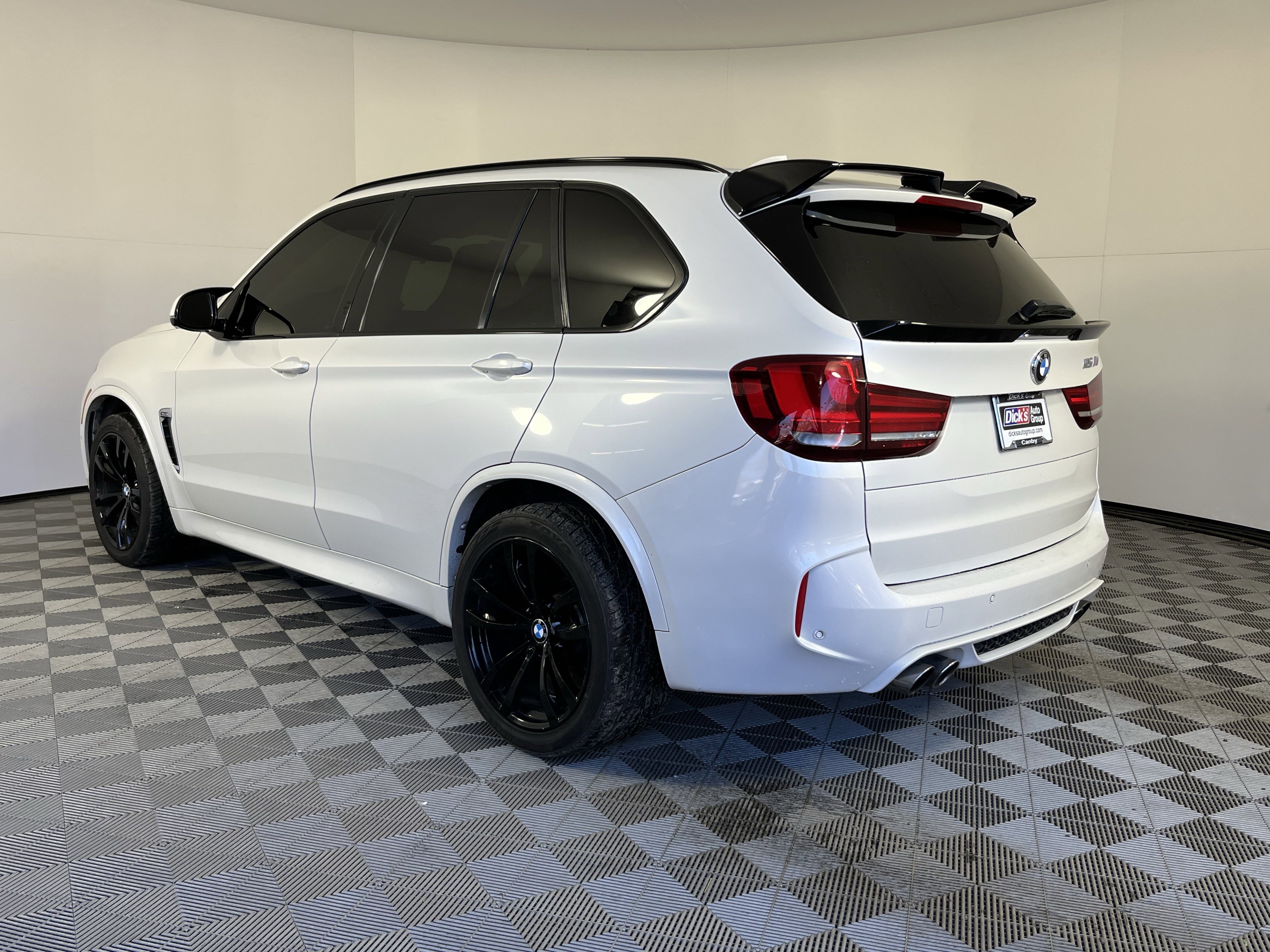 Used 2016 BMW X5 M image 3