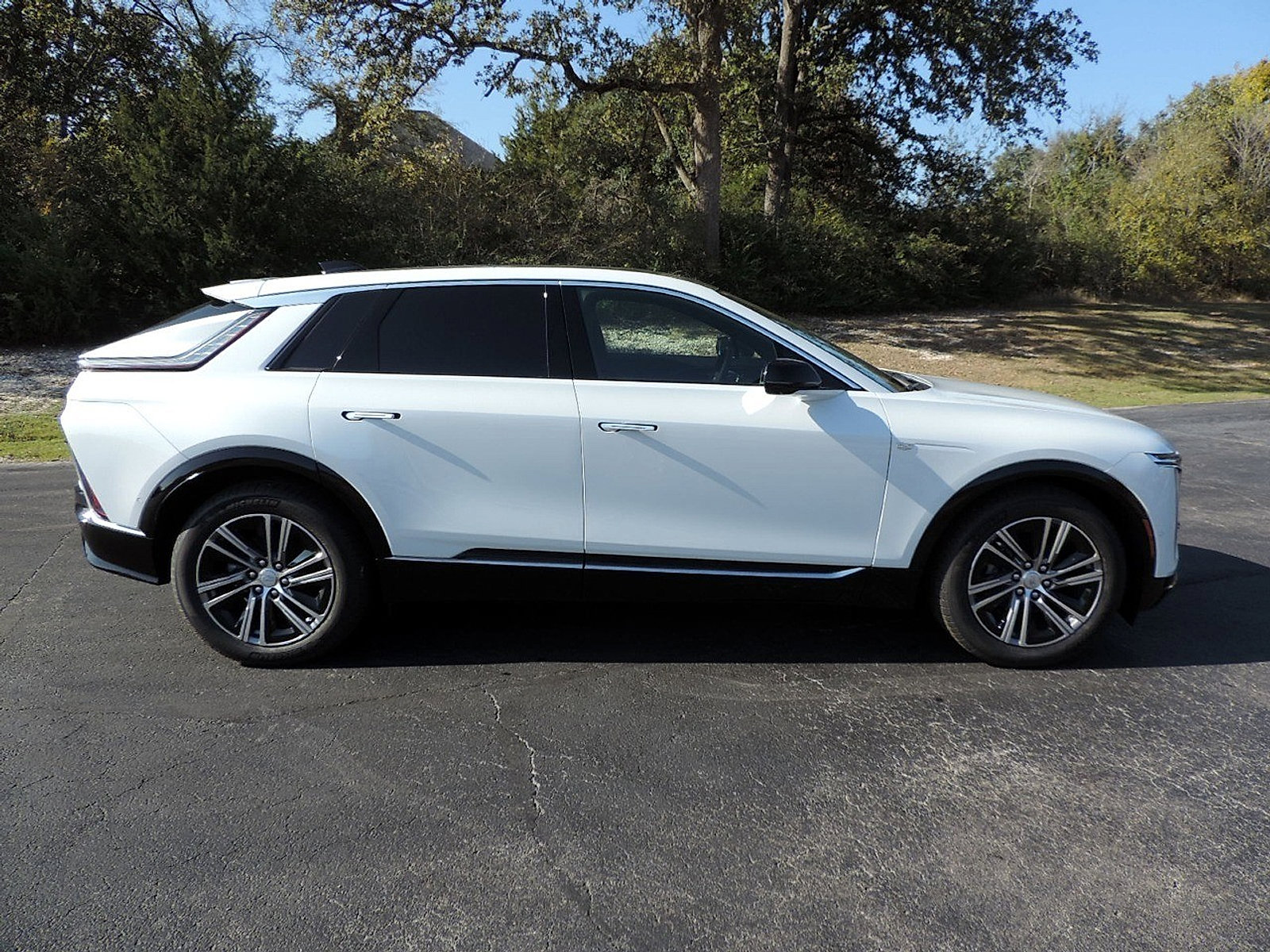 New 2026 Cadillac Lyriq Premium Luxury image 4