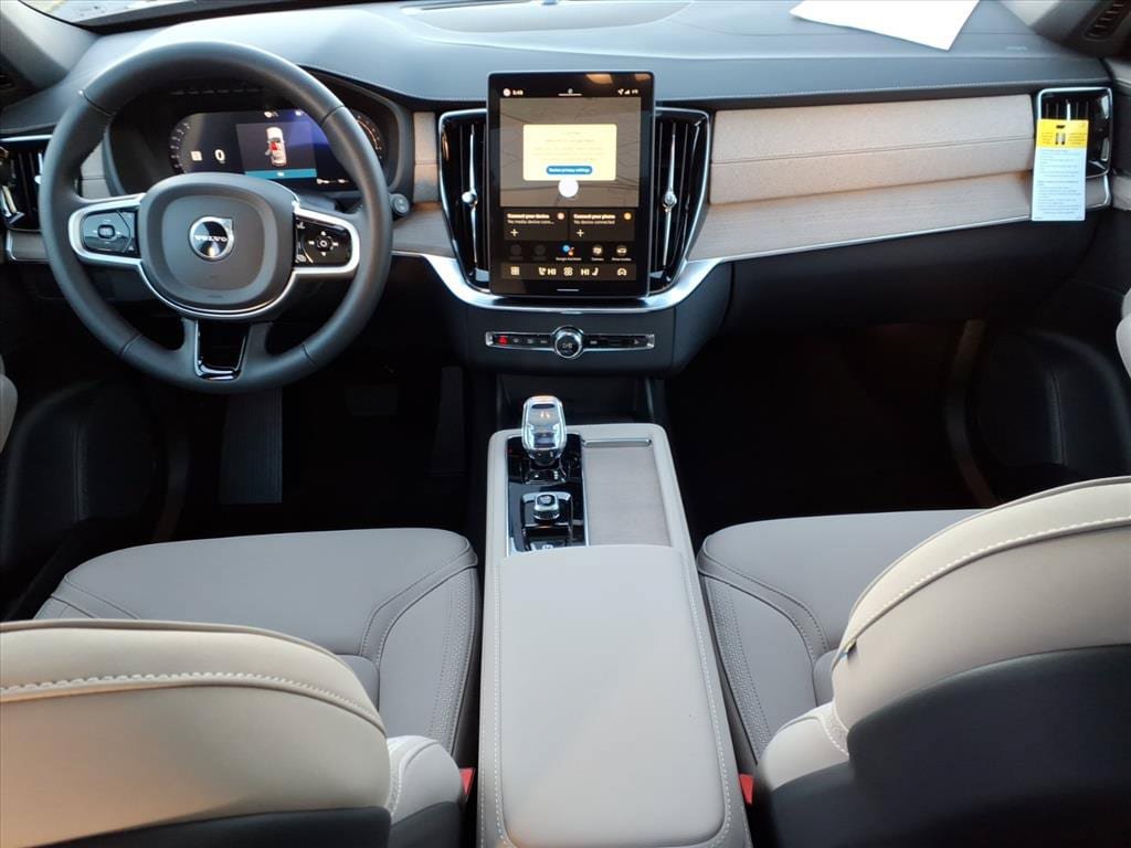 New 2026 Volvo XC90 B5 Plus w/ Protection Package AWD/4WD image 10