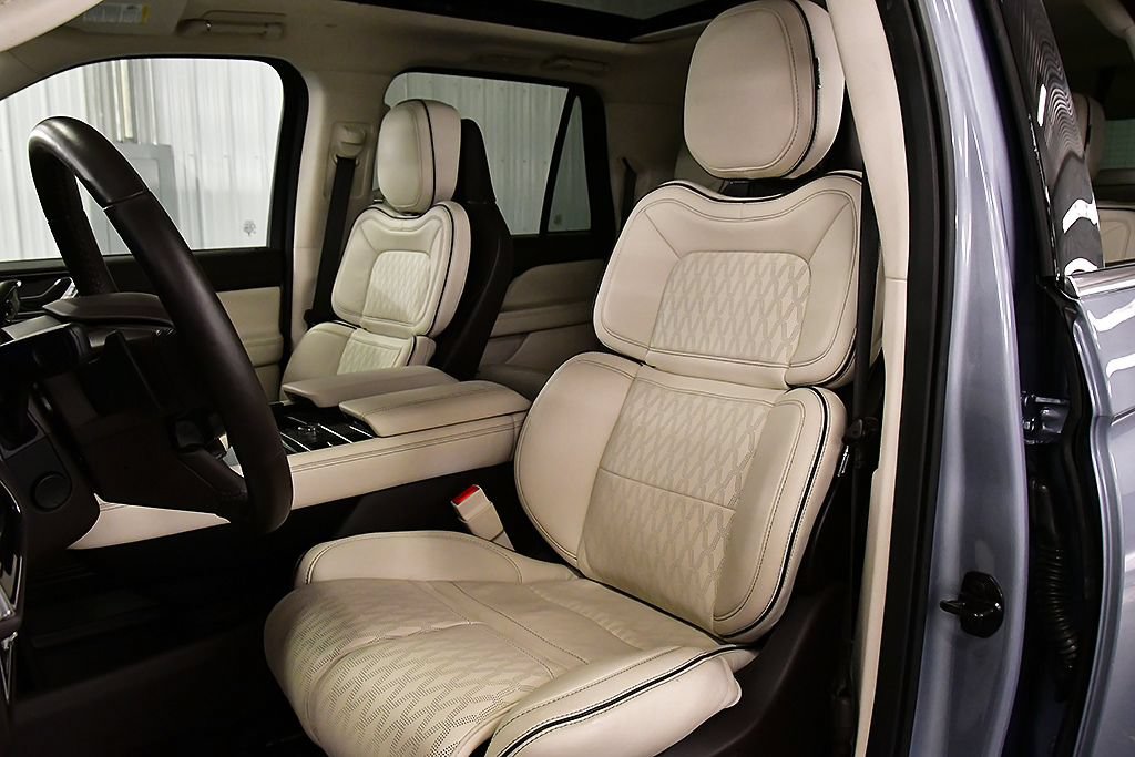 Used 2023 Lincoln Navigator L Black Label AWD/4WD image 25