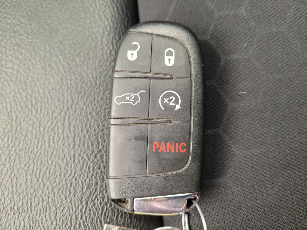 Used 2019 Jeep Compass Latitude w/ Popular Equipment Group FWD image 32