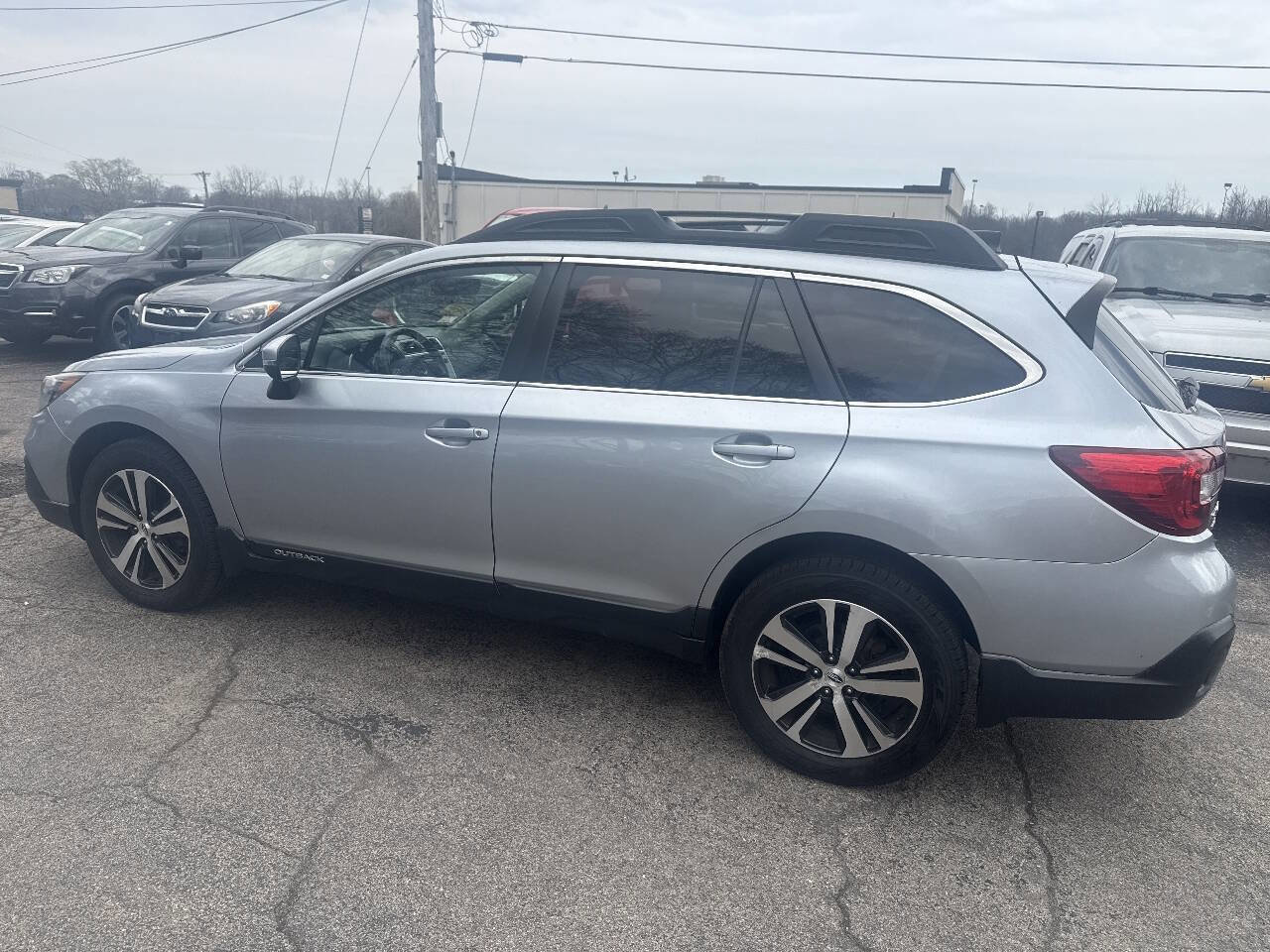 Used 2018 Subaru Outback 3.6R Limited image 11