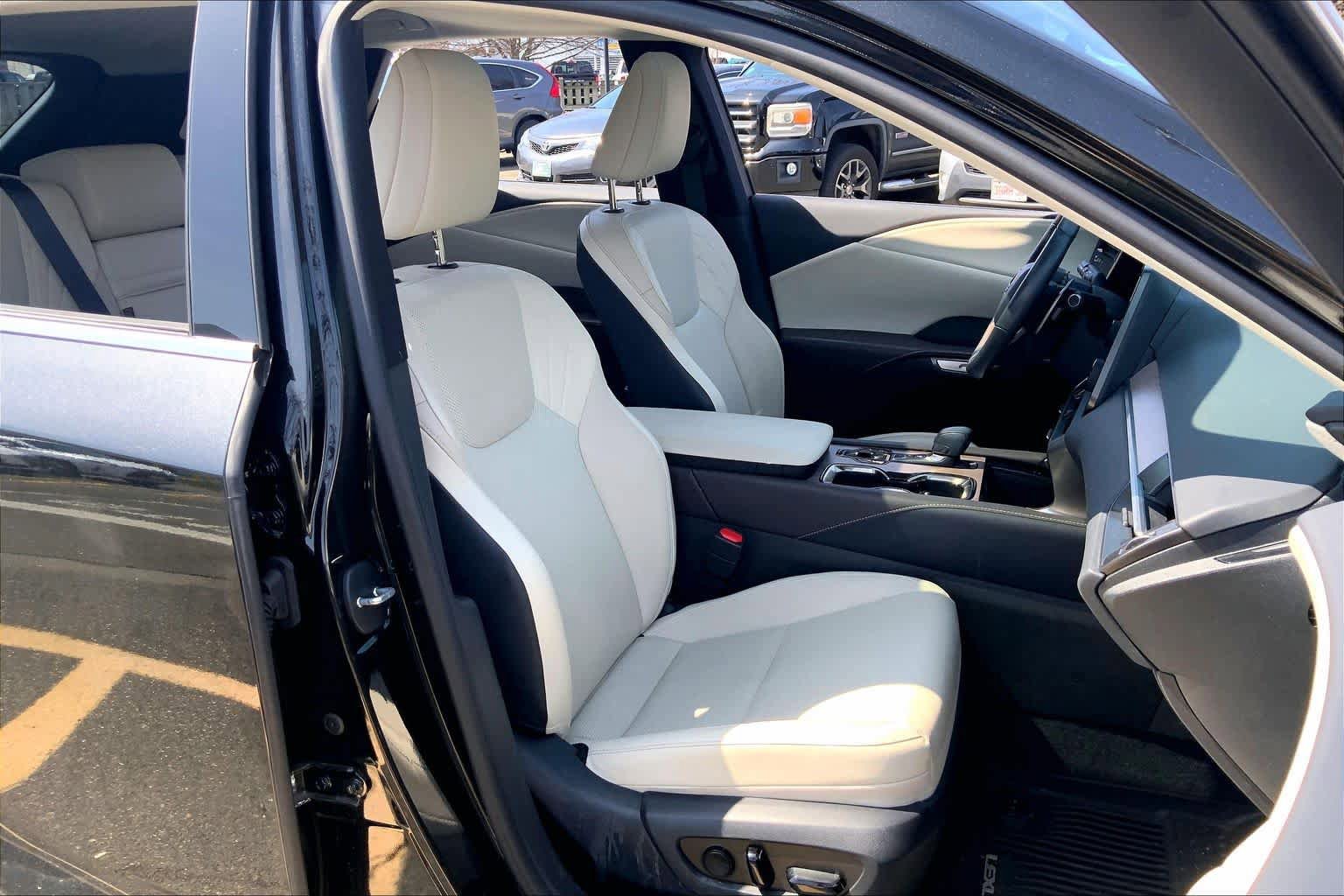 Used 2024 Lexus RX 350 Premium w/ Accessory Package image 9