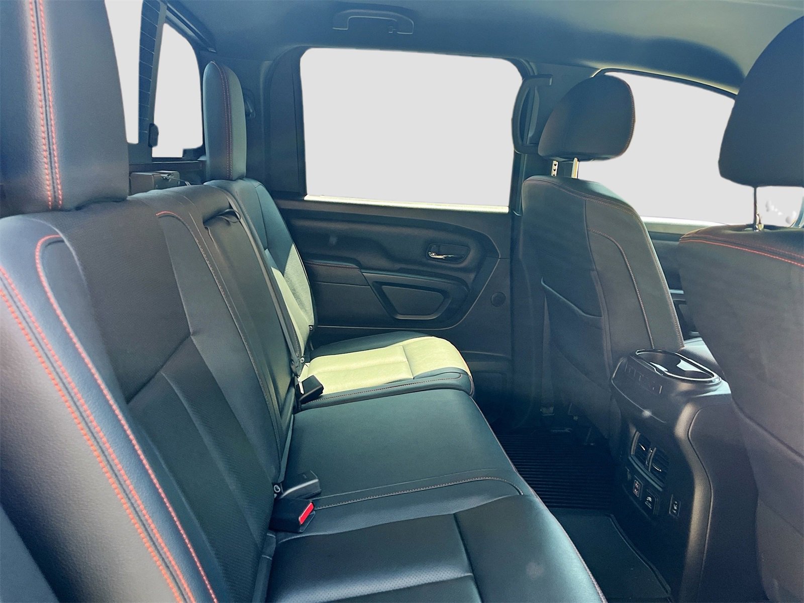 Used 2024 Nissan Titan PRO-4X w/ Pro-4x Convenience Package image 27