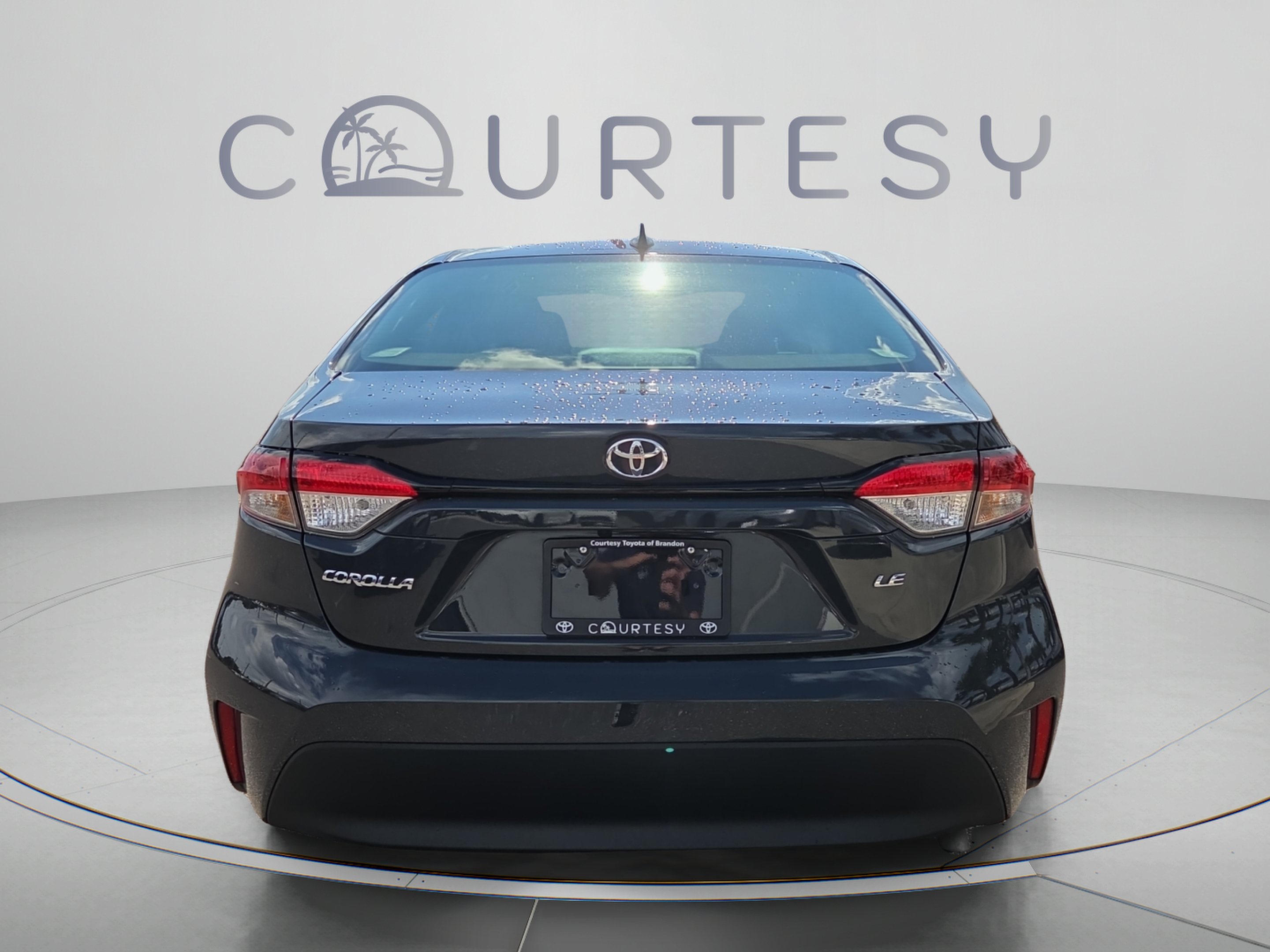 Used 2025 Toyota Corolla LE FWD image 4