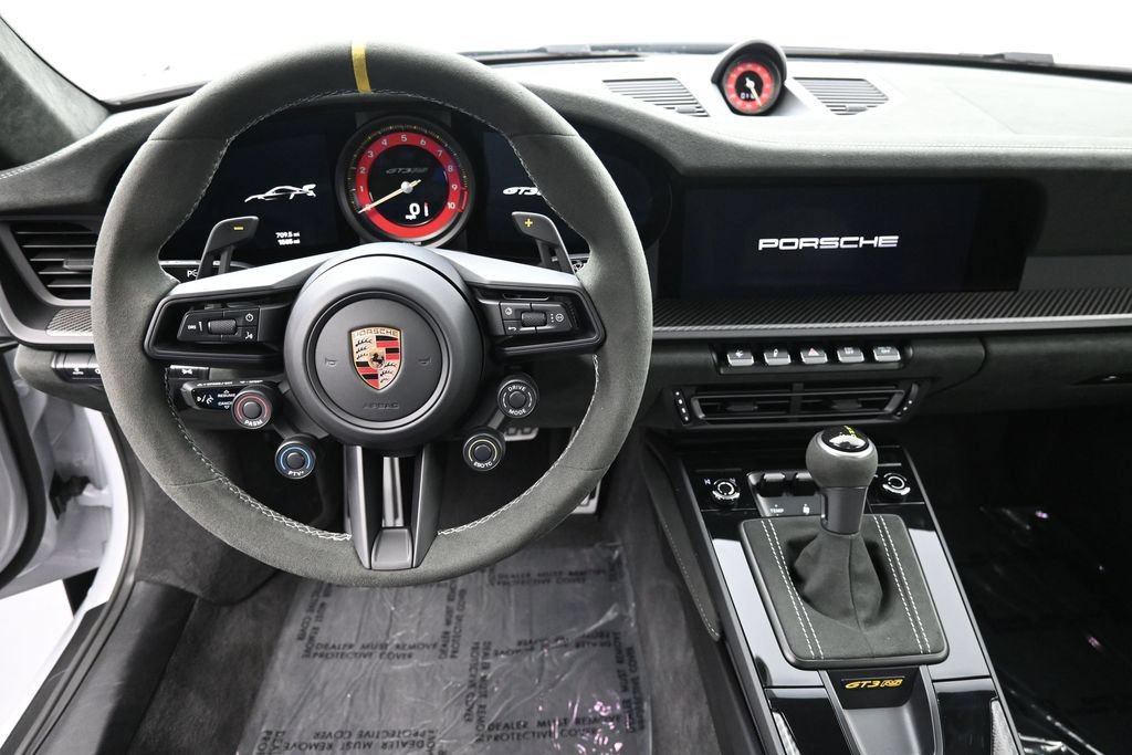 Certified 2025 Porsche 911 GT3 RS RWD image 6