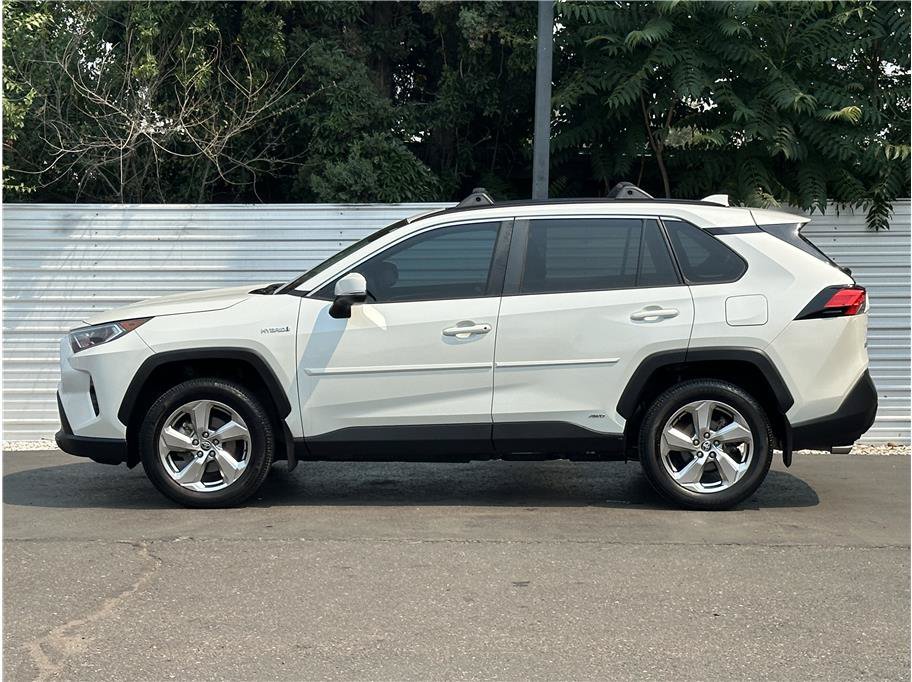 Used 2021 Toyota RAV4 XLE Premium AWD/4WD image 13