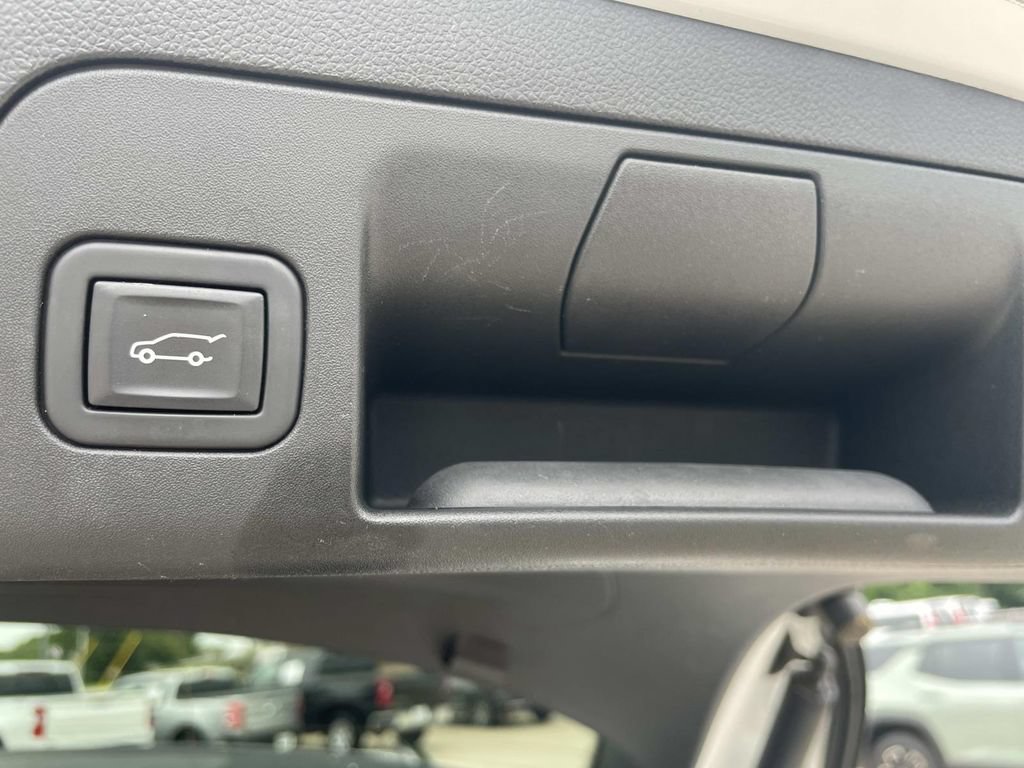Used 2023 Buick Envision Preferred w/ Sport Touring Package AWD/4WD image 9