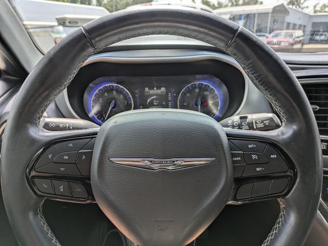 Used 2020 Chrysler Pacifica Touring w/ S Appearance Package FWD image 38