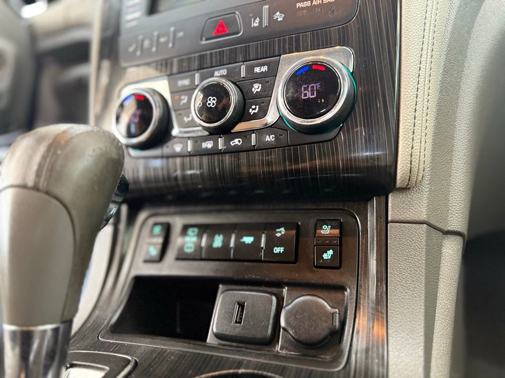 Used 2015 Chevrolet Traverse LTZ FWD image 36