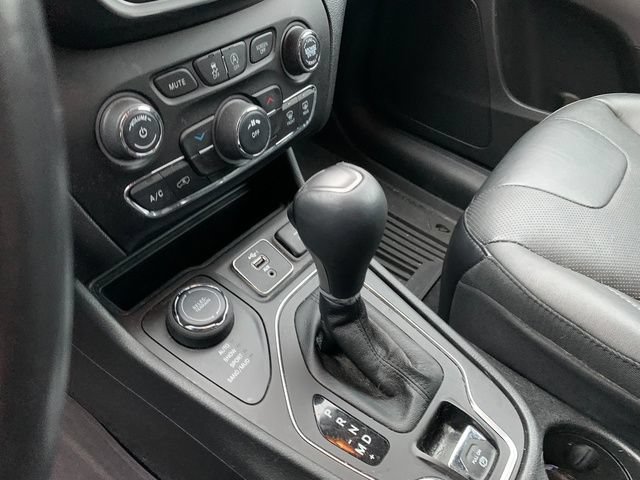 Certified 2021 Jeep Cherokee Latitude Lux AWD/4WD image 8
