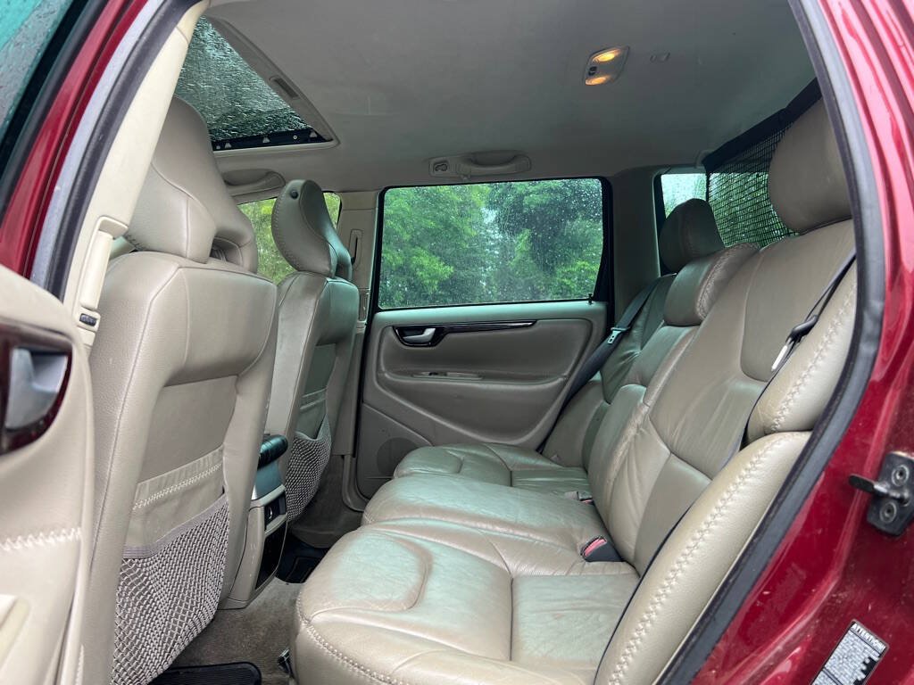 Used 2004 Volvo V70 AWD/4WD image 16