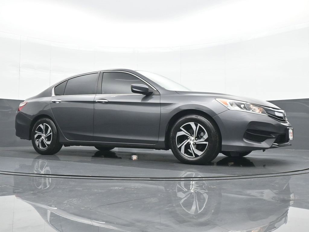 Used 2017 Honda Accord LX image 23