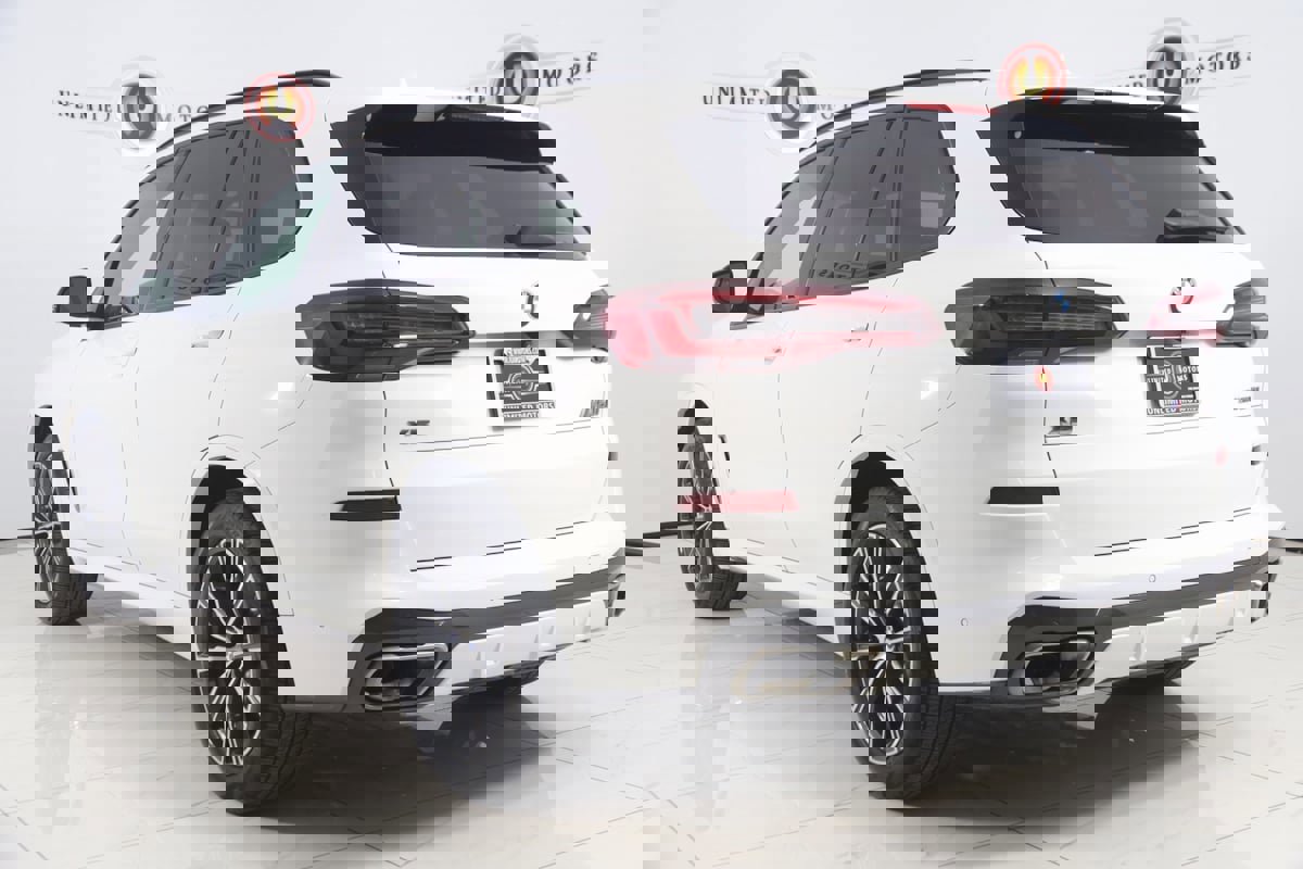 Used 2023 BMW X5 M50i w/ Executive Package image 4