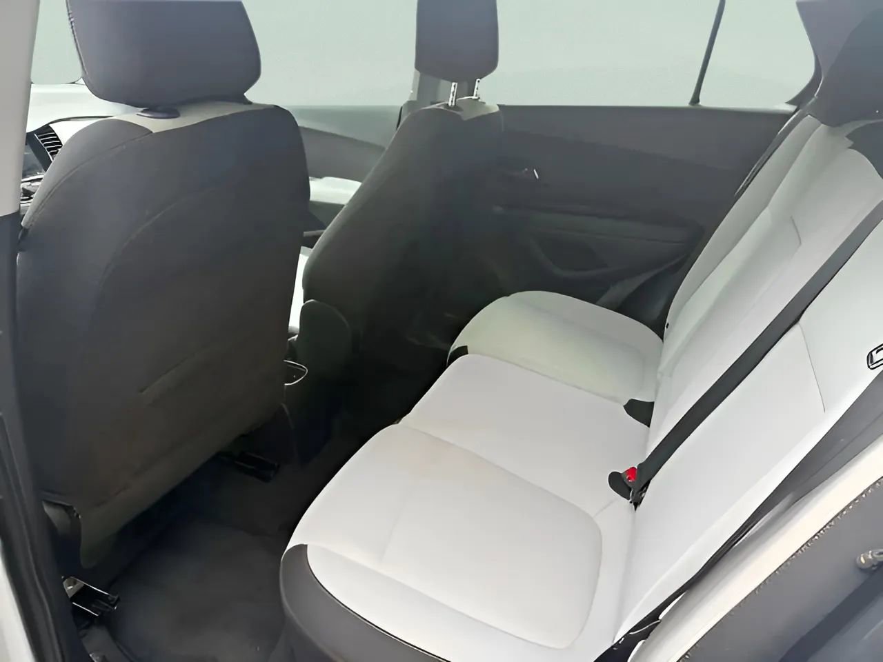 Used 2020 Chevrolet Trax LS w/ Tint and Cruise Package image 33
