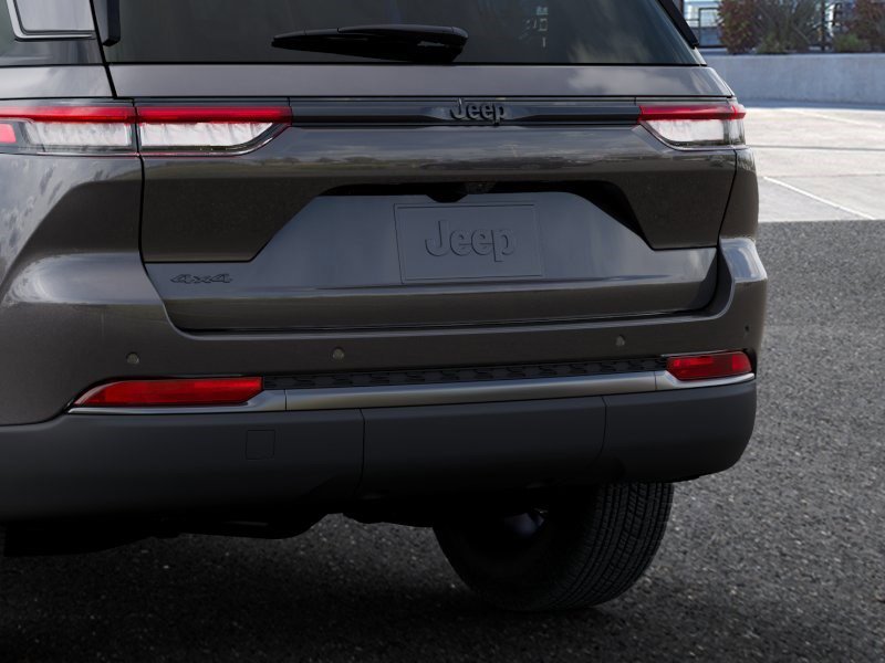 New 2026 Jeep Grand Cherokee Altitude image 13