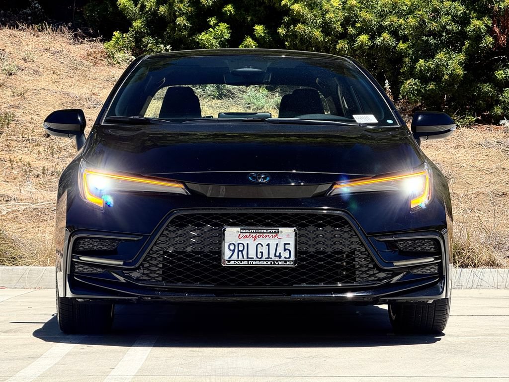 Used 2025 Toyota Corolla SE FWD image 5
