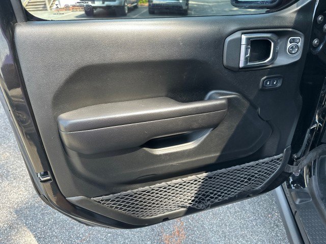 Used 2021 Jeep Gladiator Rubicon AWD/4WD image 12