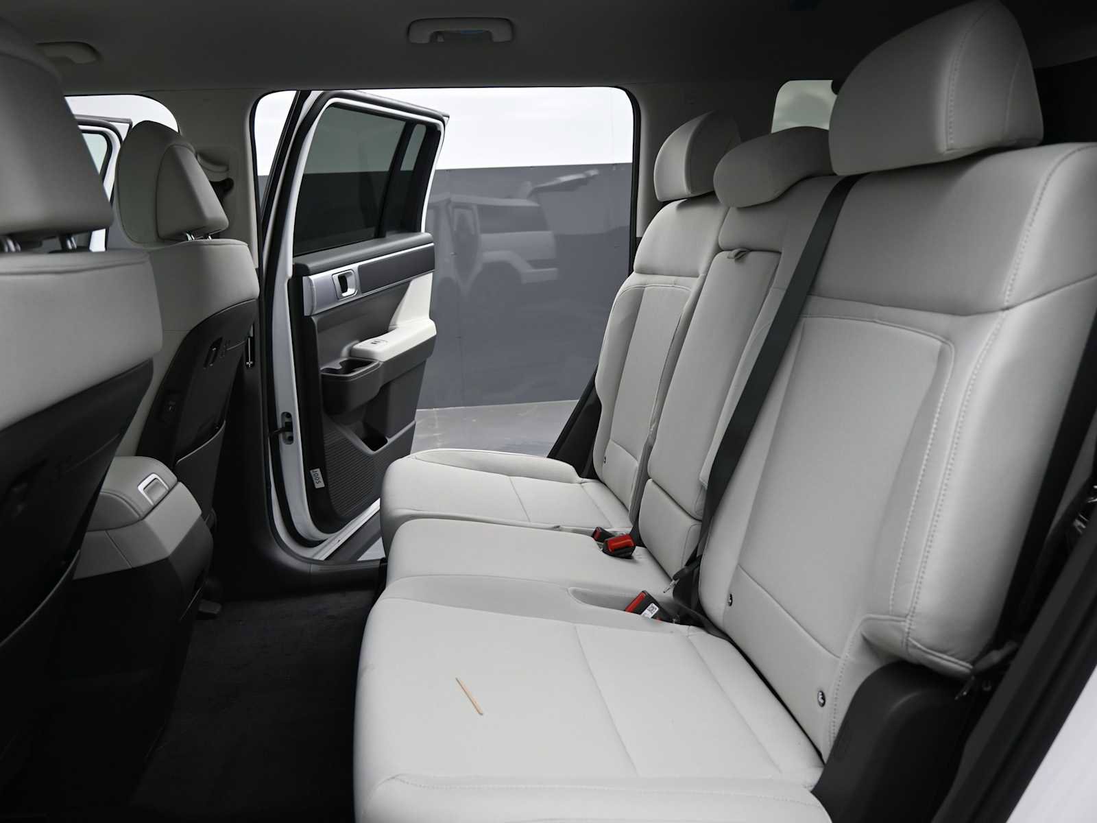 New 2026 Hyundai Santa Fe SE image 14