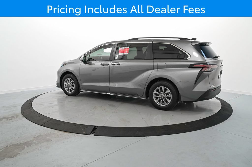 New 2026 Toyota Sienna XLE FWD image 8