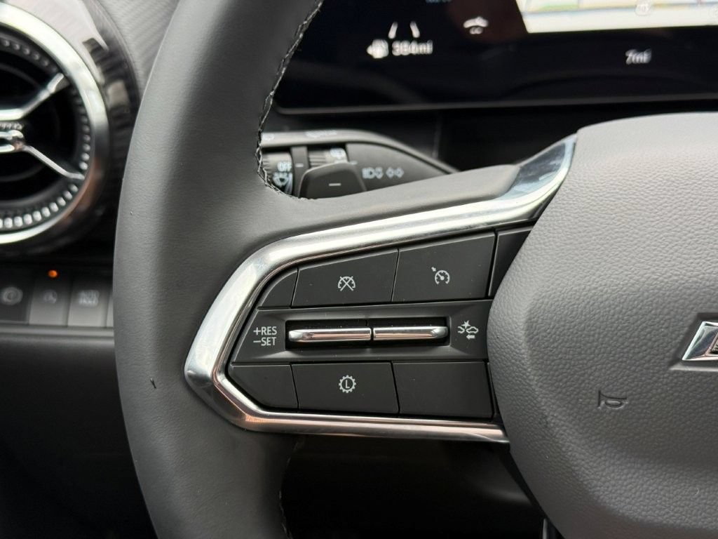 New 2027 Chevrolet Equinox LT w/ Convenience Package II FWD image 26