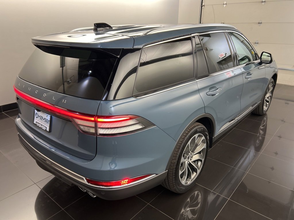 Used 2025 Lincoln Aviator Reserve w/ Illumination Package image 6