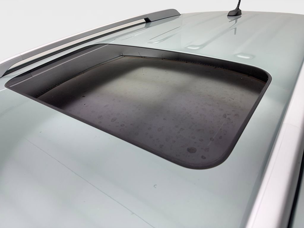 Used 2025 Hyundai Venue SEL image 23