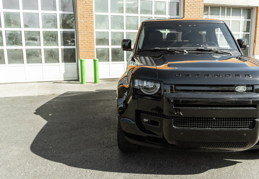 Used 2023 Land Rover Defender 90 X AWD/4WD image 28