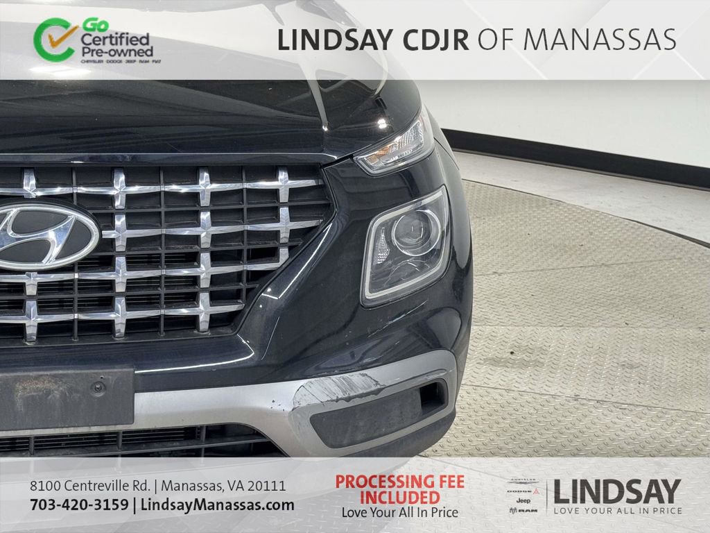 Used 2023 Hyundai Venue SEL w/ Cargo Package image 3