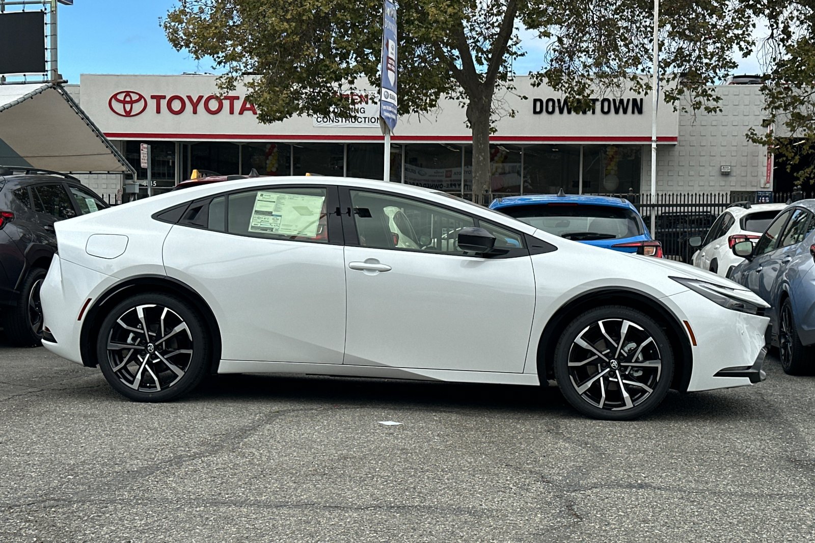 New 2027 Toyota Prius Plug-In Hybrid FWD image 3