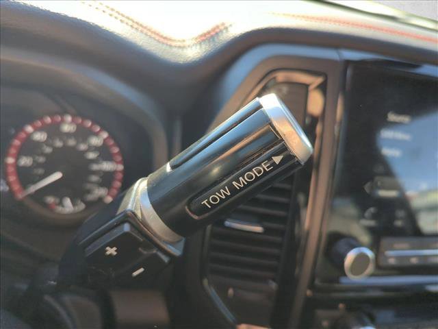 Used 2021 Nissan Titan PRO-4X w/ Pro-4x Convenience Package image 11