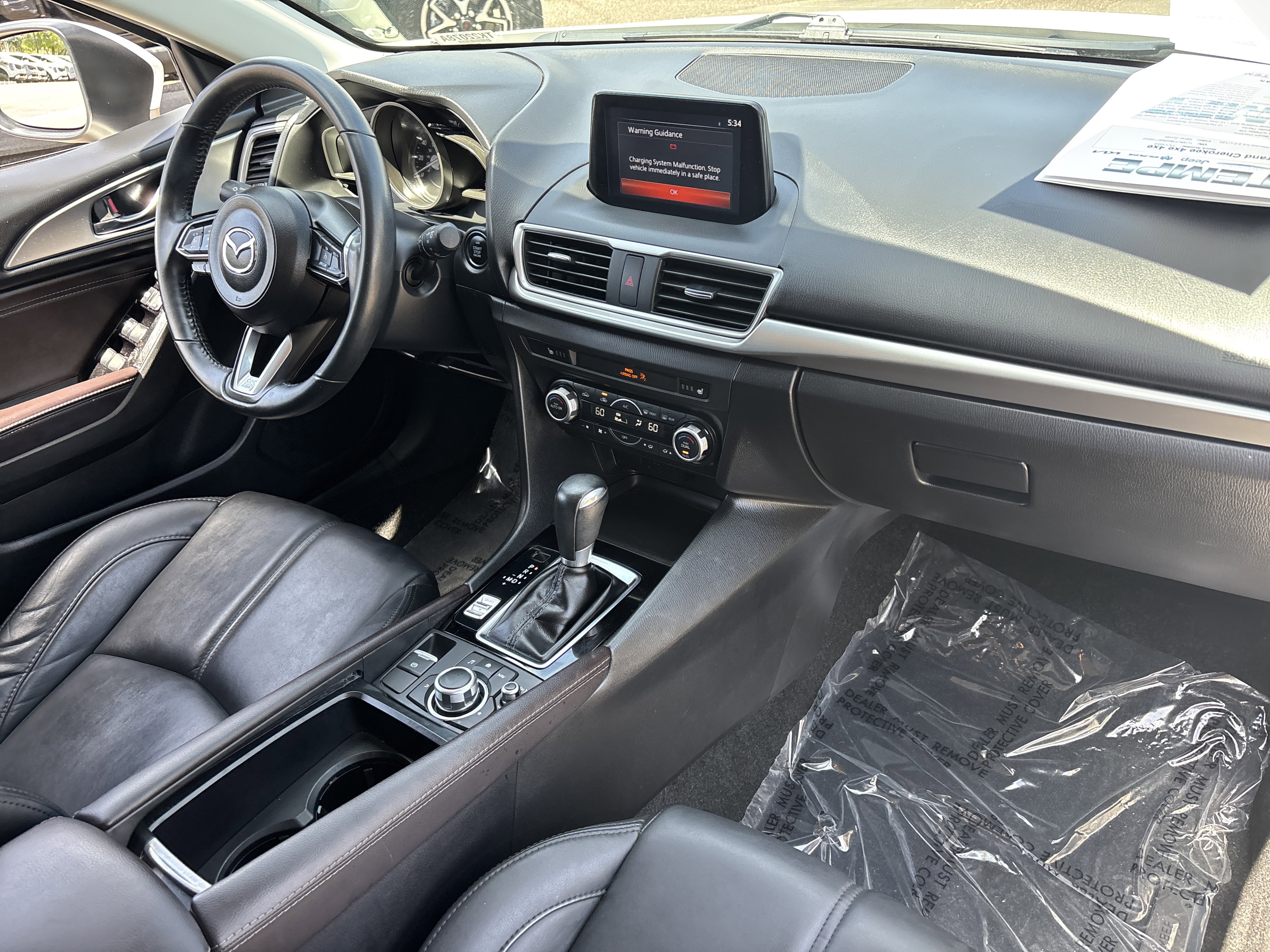 Used 2018 MAZDA MAZDA3 Touring FWD image 11