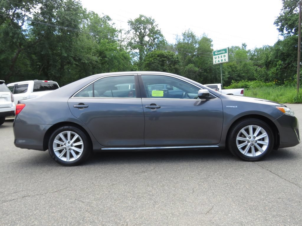 Used 2014 Toyota Camry XLE w/ Leather Package FWD image 4