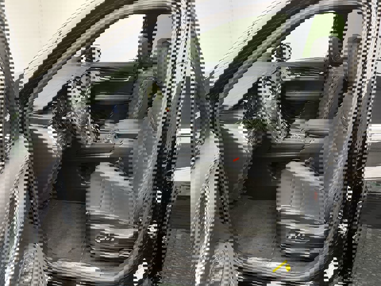 Certified 2025 Cadillac XT5 Premium Luxury image 3