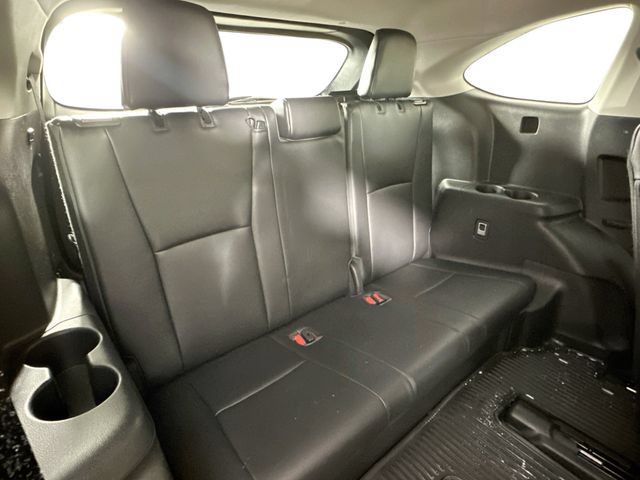 Used 2023 Toyota Highlander XLE AWD/4WD image 27