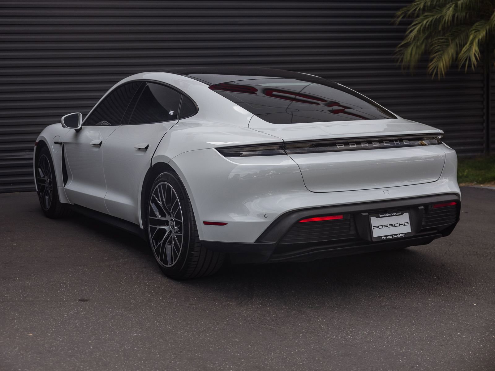 Certified 2023 Porsche Taycan image 3