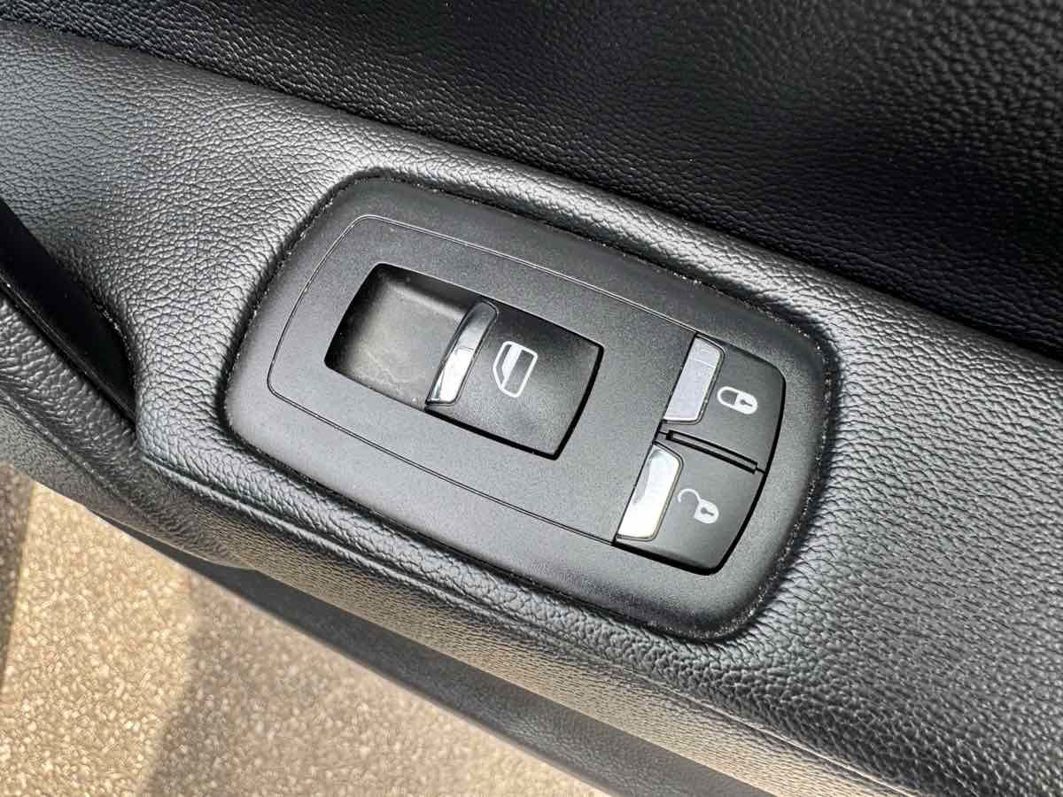 Used 2016 Maserati Ghibli RWD image 34