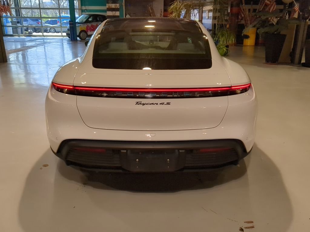 Used 2022 Porsche Taycan 4S image 9