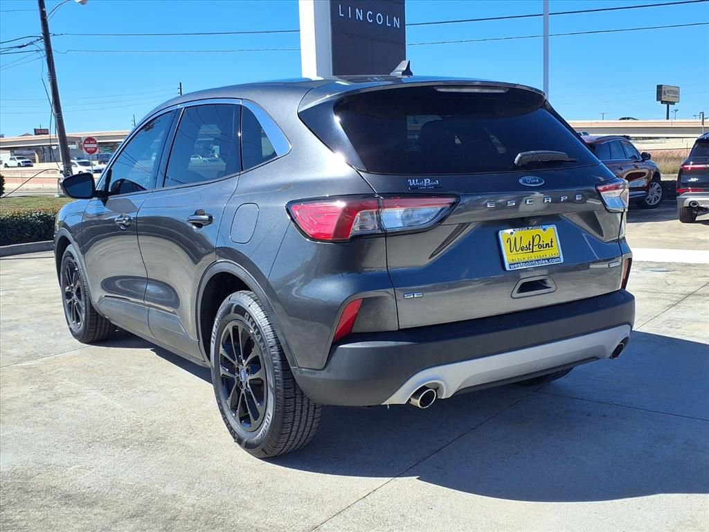 Used 2020 Ford Escape SE image 4