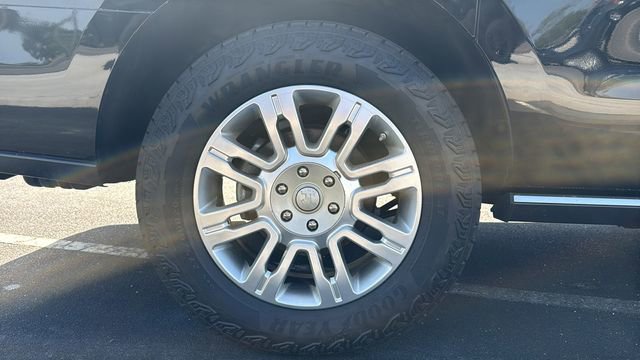 Used 2020 Ford Expedition Max Limited image 9