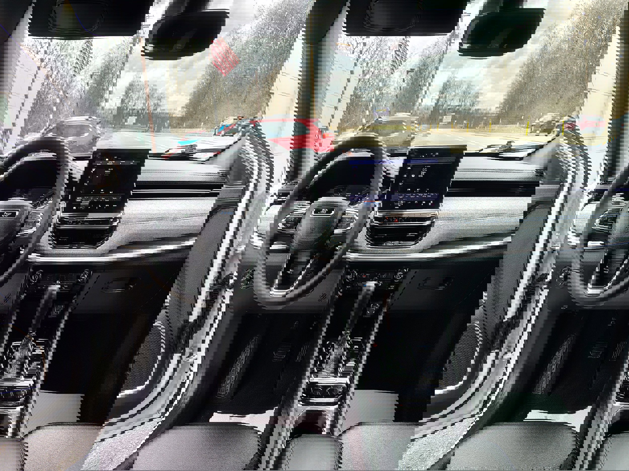 Used 2024 Jeep Compass Latitude image 24